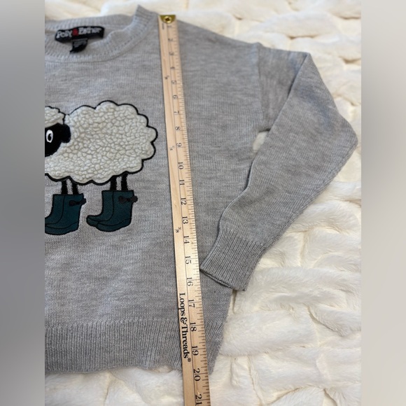 Vintage Polly & Esther Fluffy Lamb in Green Boots: Your new Favorite Sweater - Picture 6 of 6